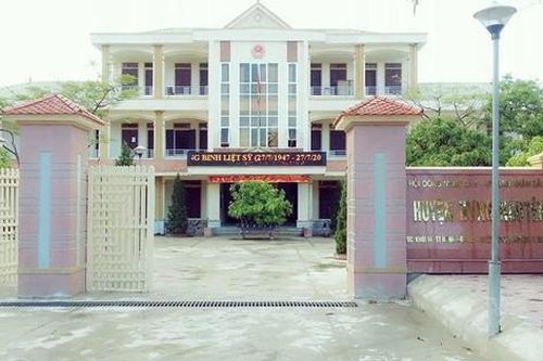 Gây rối ở UBND huyện, một chủ nhà xe bị công an tạm giữ và khám xét nhà riêng