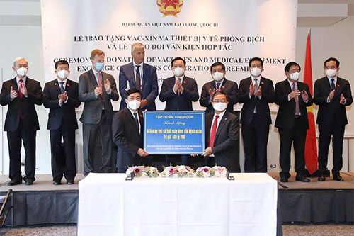 Thêm lô thiết bị chống dịch hơn 536 tỷ đồng và 100 nghìn liều vắc xin từ Bỉ