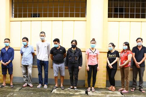 Bị can đánh bạc tụ tập vào rừng sâu 'xóc đĩa' xuyên đêm