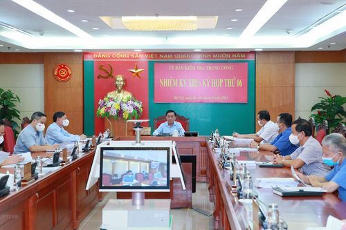 Ủy ban Kiểm tra Trung ương kỷ luật và đề nghị kỷ luật nhiều cán bộ