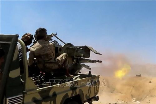 Liên quân Arab tấn công các vị trí quân sự của Houthi ở miền Nam Yemen