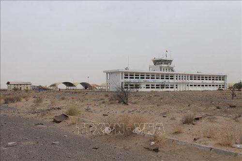 Liên quân do Saudi Arabia dẫn đầu tấn công các vị trí quân sự của Houthi