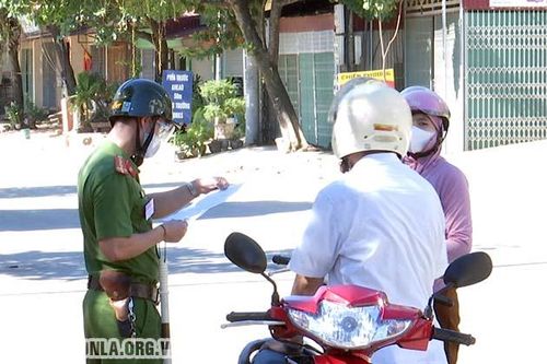 Tạm đình chỉ công tác đối với Bí thư Đảng ủy xã Huy Thượng trong phòng, chống dịch bệnh Covid-19