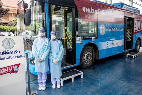 Châu Á tăng cường phòng dịch Covid-19 trước mùa lễ hội