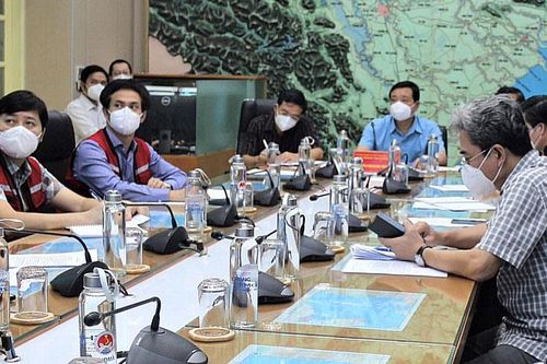 Khẩn trương kêu gọi 497 tàu thuyền tránh bão số 5