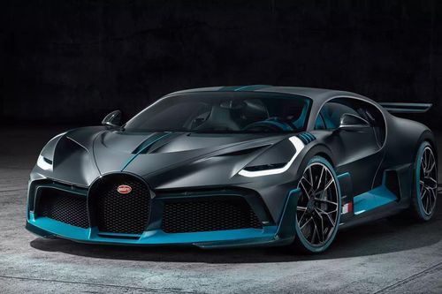 Bugatti Divo va chạm với Mercedes-Benz GLS