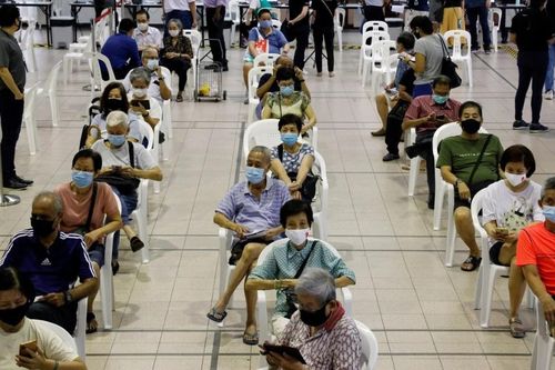 Singapore tiếp tục tiêm chủng, hướng đến sống chung với Covid-19