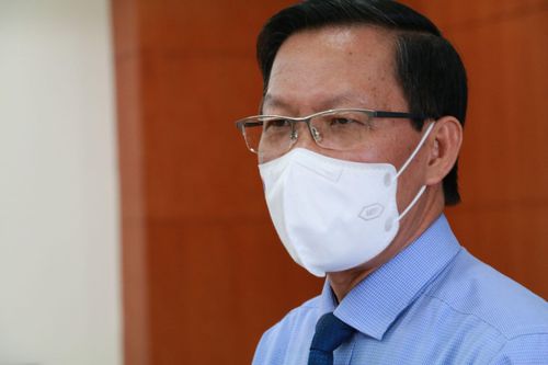 TP.HCM chia 3 giai đoạn phục hồi kinh tế dựa trên thẻ xanh, thẻ vàng
