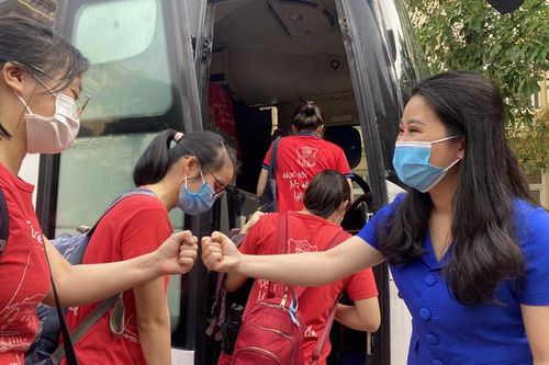 Hàng ngàn thanh niên Thủ đô xuất quân đội hình tình nguyện hỗ trợ chống dịch Covid-19
