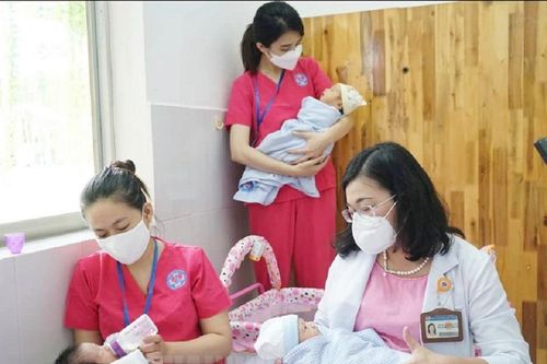 Bộ LĐ-TB&XH hỗ trợ 1 triệu đồng cho con của sản phụ bị nhiễm Covid-19