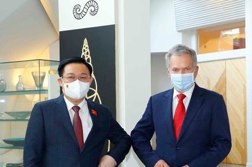 Chủ tịch Quốc hội Vương Đình Huệ hội kiến Tổng thống Cộng hòa Phần Lan