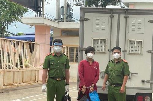 Bắt đối tượng truy nã sau 9 năm lẩn trốn ở huyện Bình Chánh