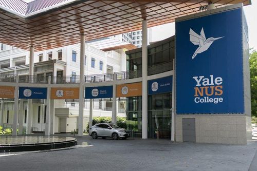 Singapore: Phản đối đóng cửa trường đại học danh tiếng