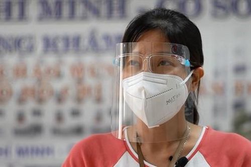 Cận chiến với COVID-19: Những nhịp cầu lặng lẽ