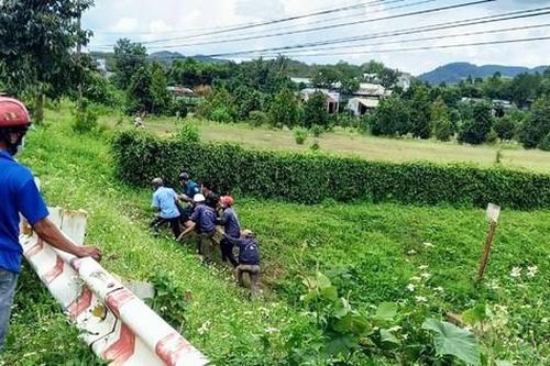 Hai người thợ bị giật tử vong khi sửa chữa đường điện
