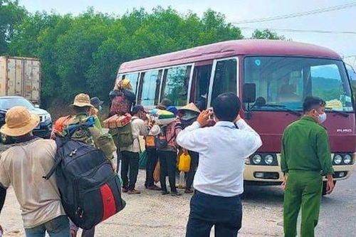 Đà Nẵng khẩn trương đưa 97 người dân mắc kẹt ra khỏi rừng, trước khi bão Côn Sơn đổ bộ