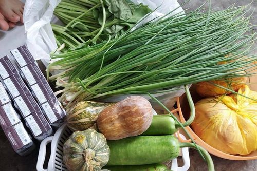 'Lâu lắm rồi chúng tôi mới nhận được rau xanh'