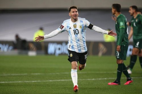 Messi 'vượt mặt' Pele về số lần ghi bàn cho đội tuyển quốc gia