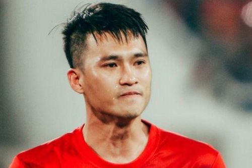 Công Vinh - Thủy Tiên và 'cú bẻ kèo' giá 14 tỷ: 'Cầu thủ bị ghét nhất nước'