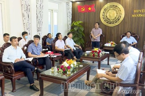 Xây dựng đội ngũ cán bộ vừa 'hồng' vừa 'chuyên'