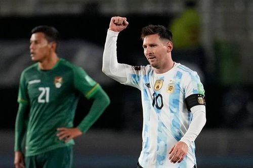 Cú hat-trick giúp Messi ghi danh lịch sử