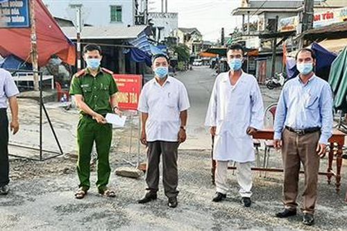 Phát huy tốt vai trò của tổ giám sát COVID-19 cộng đồng