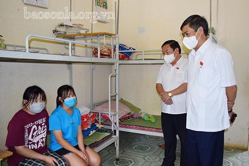 Đồng chí Bí thư Tỉnh ủy thăm, tặng quà Trung tâm Bảo trợ xã hội tỉnh