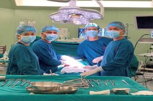 Cứu sống bệnh nhân bị bỏng thực quản, dạ dày sau uống hóa chất