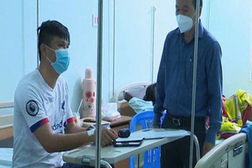 Đã lấn chiếm lòng đường, vỉa hè để buôn bán, người đàn bà chua ngoa còn dùng dao đâm cán bộ trật tự đô thị