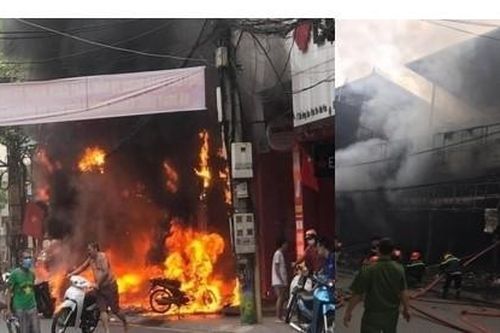 50 xe máy thiêu rụi sau cú 'xuống tay' bằng 'bom xăng'