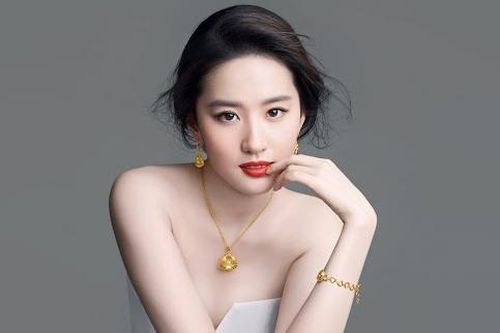 Tạ Đình Phong từ bỏ quốc tịch và áp lực mới của nghệ sĩ Trung Quốc