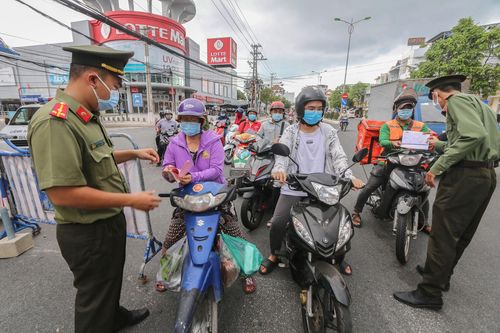 Bộ Y tế: Một số địa phương nóng vội mở cửa trở lại, nới lỏng giãn cách