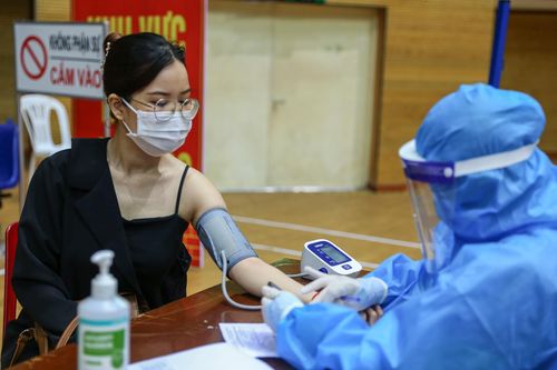 Đà Nẵng tạm dừng tiêm vaccine do ảnh hưởng bão Conson