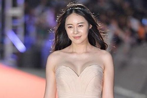 Nữ diễn viên giải nghệ vì bị đồng nghiệp nam gạ tình