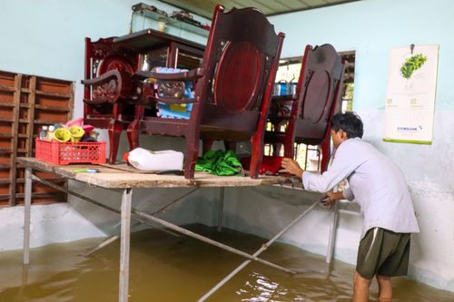 Khu dân cư giữa TP Tam Kỳ ngập sâu 1 m sau mưa lớn