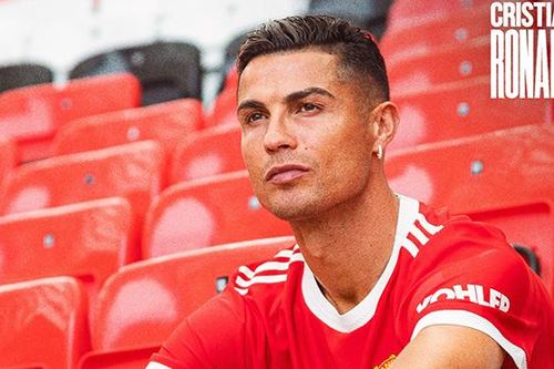 Nhóm nữ quyền ngăn Ronaldo ra mắt MU