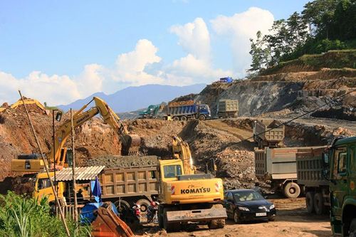 Bắt tạm giam giám đốc công ty 'núp bóng' xây khách sạn, nhà hàng để khai thác quặng trái phép