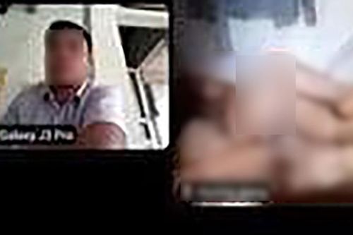 Nữ giáo viên lộ ảnh 'nóng' trong buổi tập huấn trực tuyến