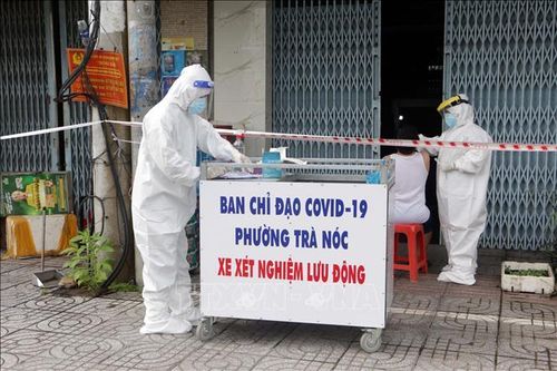 Cần Thơ: Đến tận nhà người dân lấy mẫu xét nghiệm SARS-CoV-2