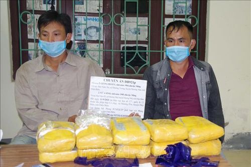 Bắt quả tang hai đối tượng mua bán 60.000 viên ma túy tổng hợp