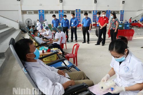 Thu được gần 500 đơn vị máu tại Ngày hội 'hiến máu tình nguyện' huyện Nho Quan lần thứ XII - năm 2021