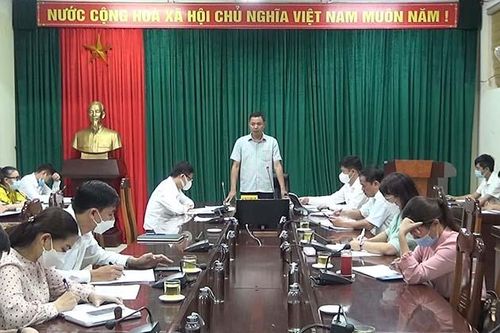 Đồng chí Phó Chủ tịch UBND tỉnh kiểm tra phòng chống dịch tại huyện Mai Sơn