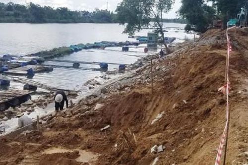 Kinh tế Xây dựng - Giao thông An toàn cho Dự án kè sông Bồ đang thi công