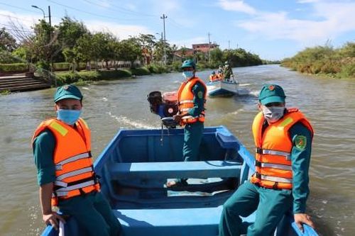 Chính trị - Xã hội Theo dòng thời sự Bộ Chỉ huy Quân sự tỉnh triển khai 100 cán bộ sĩ quan về các vùng thấp trũng chống bão
