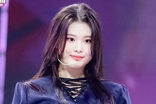 Xuất hiện tân binh mũm mĩm nhất K-Pop nhưng phản ứng của Knet mới là điều bất ngờ