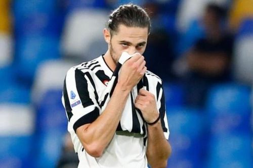 Juventus tụt xuống thứ 16 sau trận thua ngược Napoli