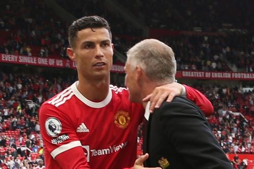 HLV Solskjaer lý giải màn tỏa sáng của Ronaldo