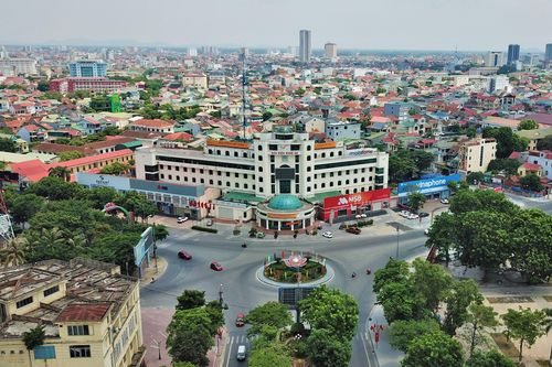 TP Vinh nới lỏng giãn cách, Hà Tĩnh cho mở lại dịch vụ cắt tóc