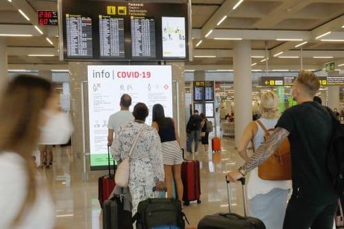 Biến chủng Delta bùng phát, châu Âu 'đóng dần cửa' với người Mỹ