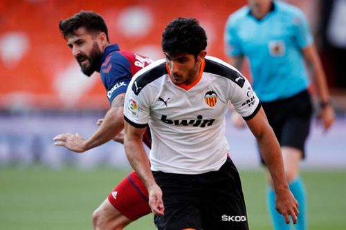 Soi kèo nhà cái Osasuna vs Valencia và nhận định bóng đá Tây Ban Nha La Liga (21h15, 12/9)